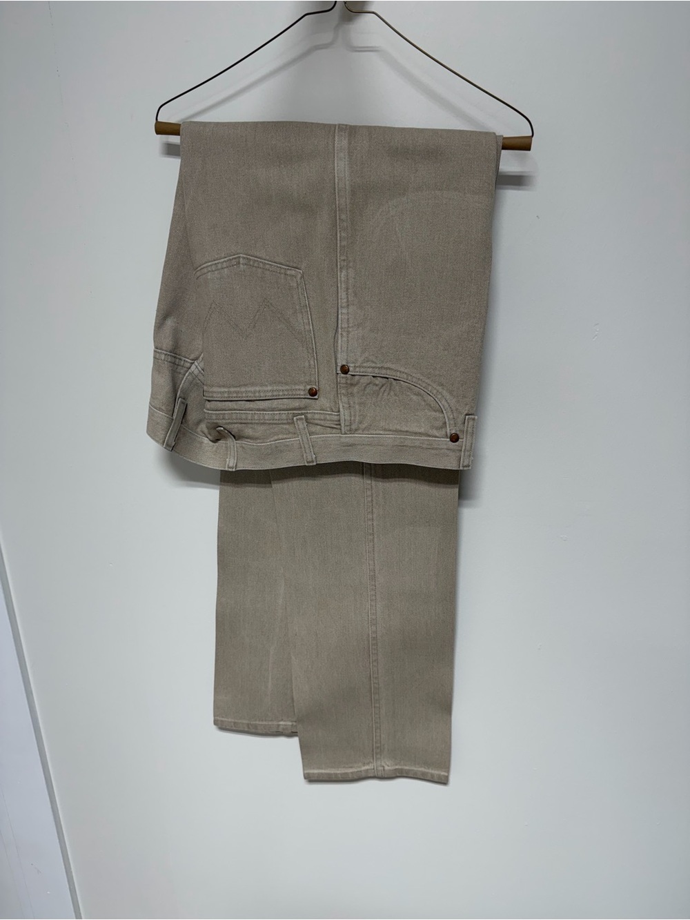 Men’s Wrangler tan jeans